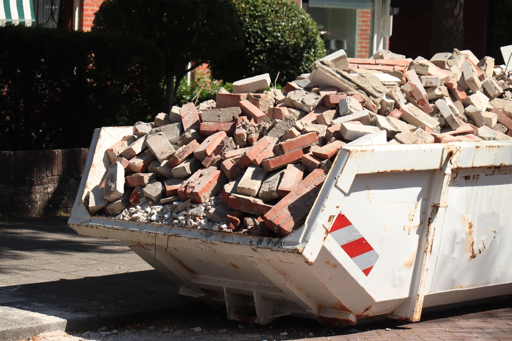 Comment choisir la benne adaptée à vos travaux de rénovation ou de jardinage